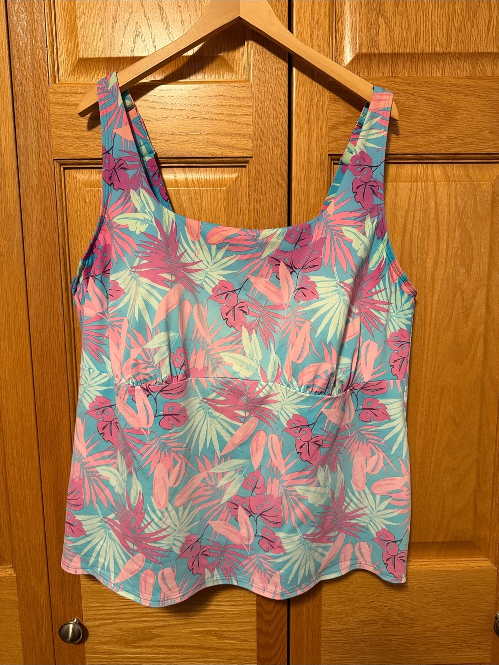 Lands' End Tropical Print swim tom adjustable strap size 24W underwire support